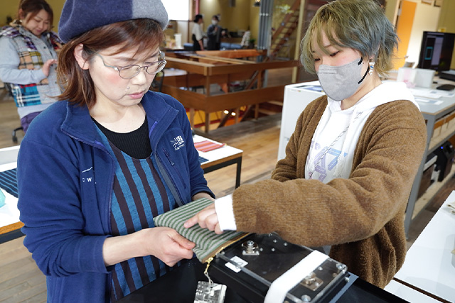 製造業 | 商業プリンターのシェアリングサービス | 株式会社関美工堂