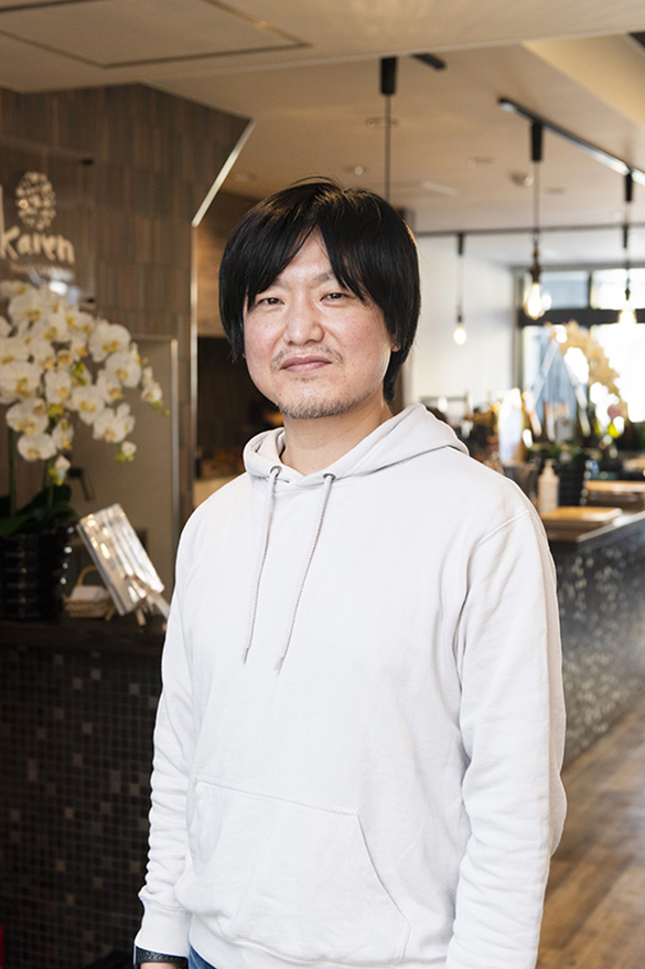 Mr. Kageaki Watanabe Representative of kaien Hostel & Café Bar